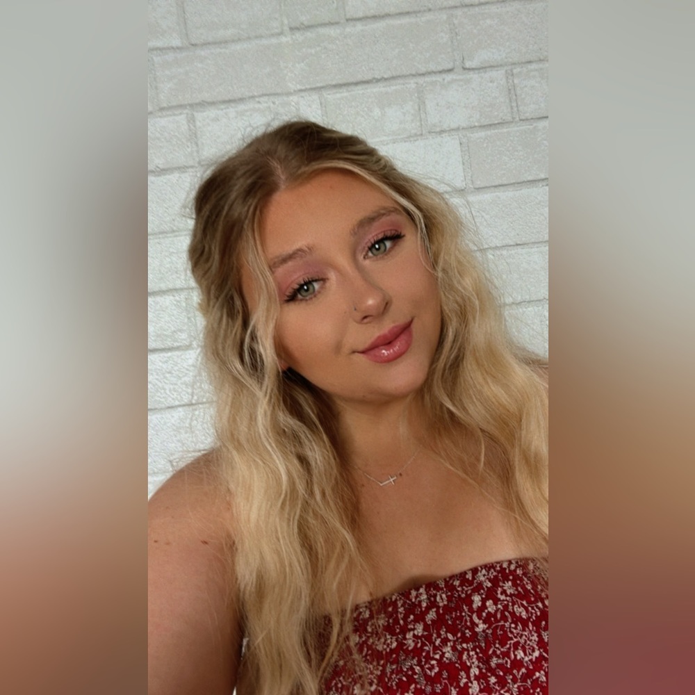 Meet your Posher, Stephanie
